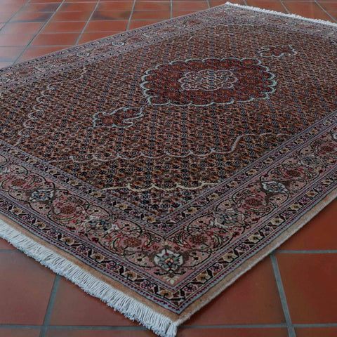 Fine handmade Persian Tabriz rug - 306297