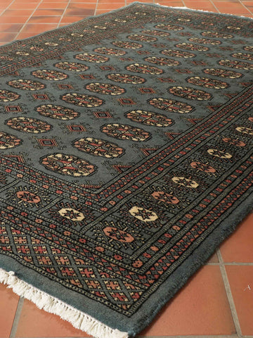 Handmade Pakistan Mori Bokhara rug - 309372