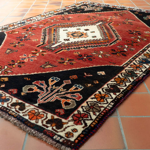 Handmade Oriental Qashqai rug - 309684