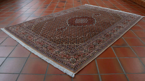 Fine handmade Persian Tabriz rug - 306297