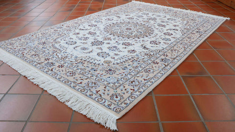 Fine handmade Persian Nain rug - 306301