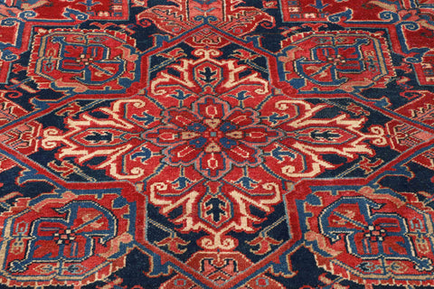 Fine handmade semi old Oriental Heriz carpet - 307609