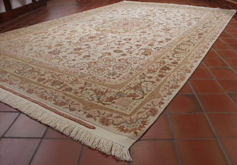 Handmade extra fine Persian Tabriz carpet - 308692